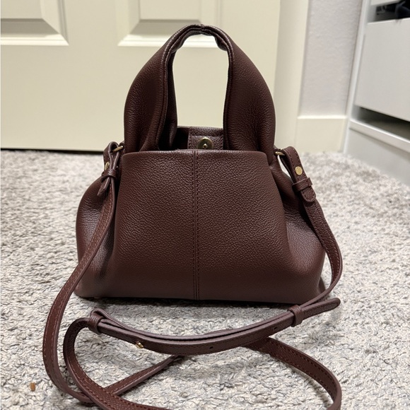 Handbags - Elegant Brown Leather Handbag